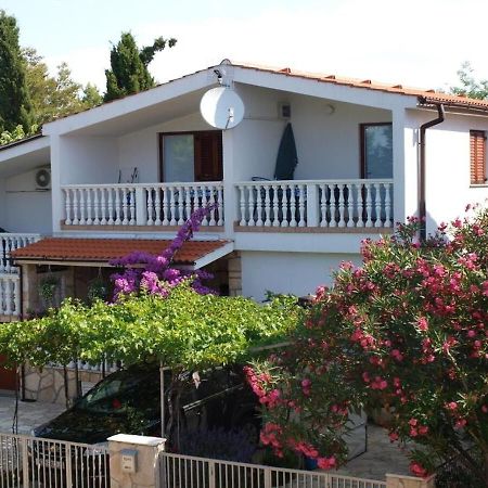 Apartments Dobri - 500M From Beach Nin Dış mekan fotoğraf