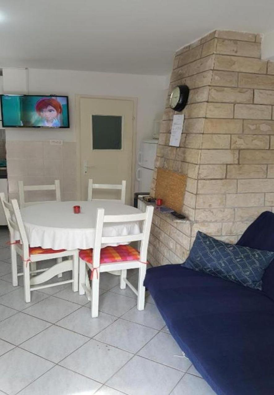 Apartments Dobri - 500M From Beach Nin Dış mekan fotoğraf